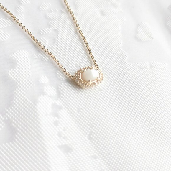 Kendra Scott Chelsea Gold Necklace White Pearl - Picture 2 of 3